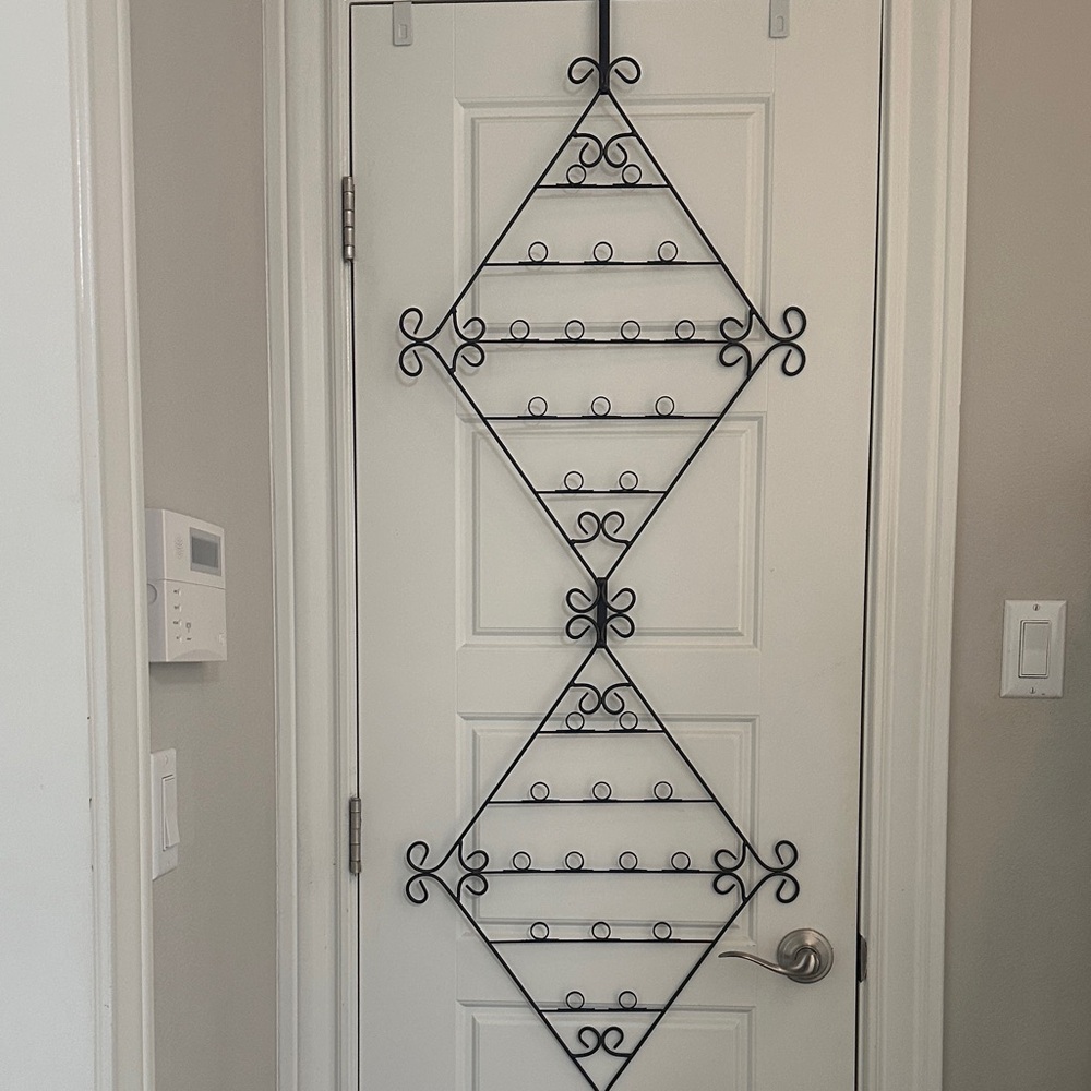 Southern Living At Home-Black Metal Diamond Photo Holder